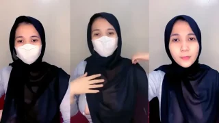 Bokep Indo Rani Nakal Remas Susu Hijab Transparan