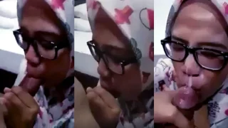 Bokep Indo Jilbab Berkacamata Kena Crot di Muka