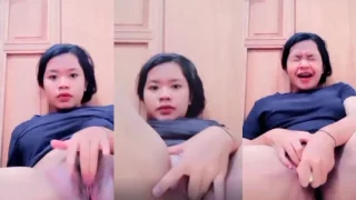 Bokep Indo Putri Fatikah Ngangkang di Kamar Colmek